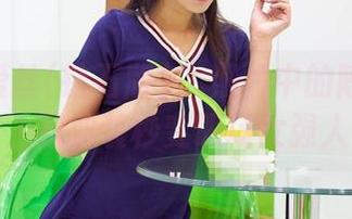 AISS爱丝(钻石版) – 照片中的陈雅漫：穿上职业装秒变职场女强人！