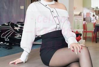 Feilin嗲囡囡 – Celina青妍的连衣裙——图集里藏了一些不宜说的，干脆下载一宵小乱吧？