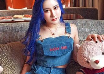Feilin嗲囡囡 – 娜依灵儿’s无圣光校园作品，城里最尴尬的自拍大赛没有她零分的选手！