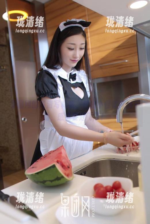 果团网的高清写真集，性感小怪兽充满干劲，感觉要起飞了！