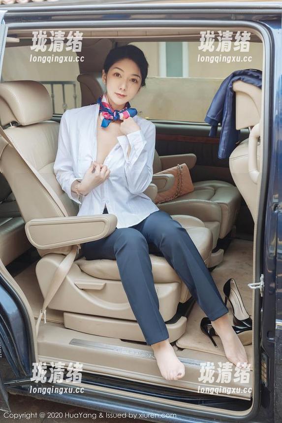 HuaYang花漾-乔漫妮mina HuaYang花漾 - 这组乔漫妮mina的白裙美图,我的天,瞄得我有点儿恍惚,快把它下载下来看个够!