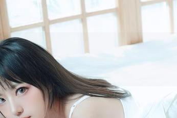 喵糖映画，雷姆女仆的写真，像时间静止了一般，观看时却总想要偷瞧。