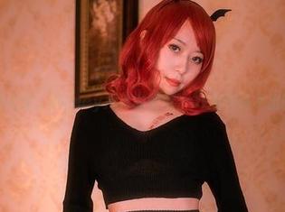 高清壁纸里，Money冷冷的索尼子OL有种说不出的美。