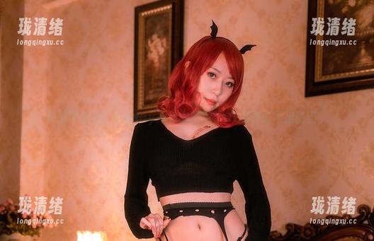 高清壁纸里，Money冷冷的索尼子OL有种说不出的美。