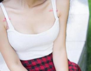 QingDouKe青豆客 – 打破袜子界限——婕西儿为你更新了一波棉袜的奇妙变身！
