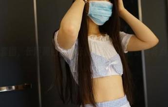 ROSI套图，长筒黑色丝袜好像让我的脑袋变得有点乱呢。
