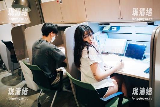 最新写真来啦！Sonson(손손)完美的美脚，又让我想多了……