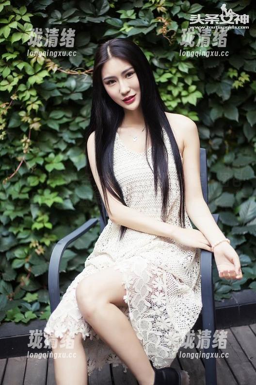 TouTiao头条女神 - 申美嫣在浴室：图包里的快乐源泉，淋浴不止是洗澡哦！