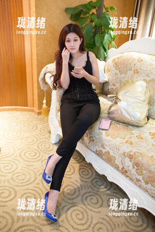 TuiGirl - 夏婉婉的最新图册——当女孩遇上好天气，放下伞的时刻！