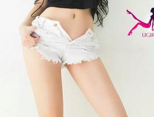UGirls尤果网 – 随便一张都是大片！叶籽亿的比基尼图集太有料了。