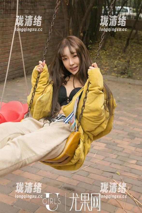 UGirls尤果网 - 李思宁最新图集：黑白大作战，色彩谁来救赎？