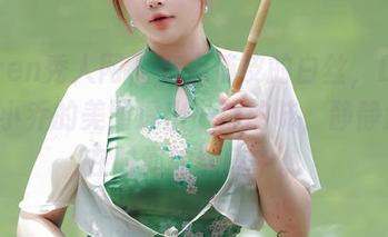 Xiuren秀人网 – 有点俏皮的白丝，Dreamy小乔的美图透出一抹韵味，静静流淌在时间的缝隙中。