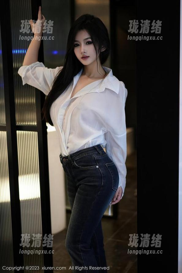 Xiuren秀人网 - Niki可雅，那个在礼服里游走的梦，图库中的轻语…
