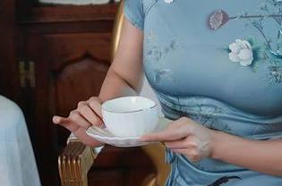 Xiuren秀人网 – 现代女性的内衣图包、古月小同学的轻松哲学。赞不赞？
