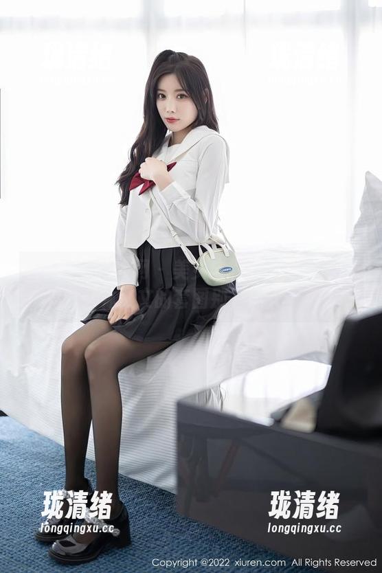 Xiuren秀人网 - 美女与礼服的斗智斗勇：林文文的套图别有洞天。