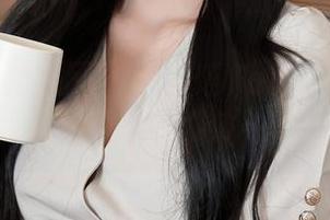 Xiuren秀人网 – 王馨瑶Yanni的礼服合集：看似优雅，实则撩人，真会选！