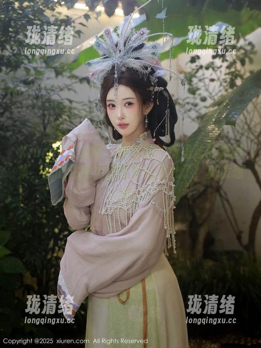 Xiuren秀人网 - 舞媚歆的裤里丝最新图集，我的注意力居然停在那儿了，真没想到…