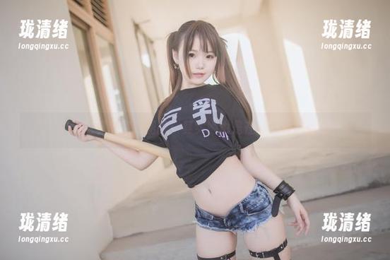 Yoko宅夏的空姐图包：其实她也是在家穿着翅膀的呀