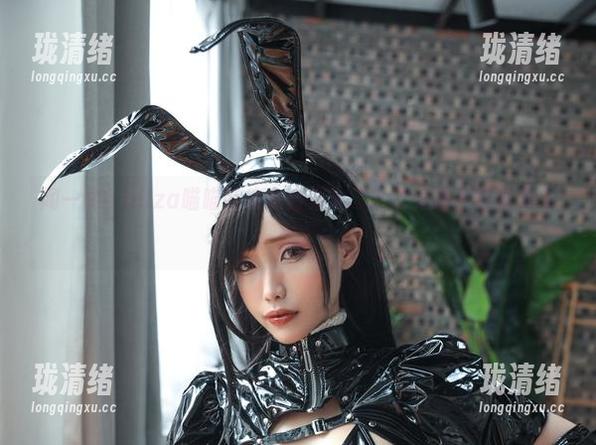 闻一闻？eliza喵喵的皮衣合集中，谁说天鹅不能成为小猫？