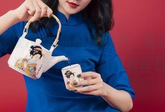 丽柜 – 在凌凌JK私拍原图中，是谁的视线滑过了青涩的年代，恍惚间有些玻璃心？
