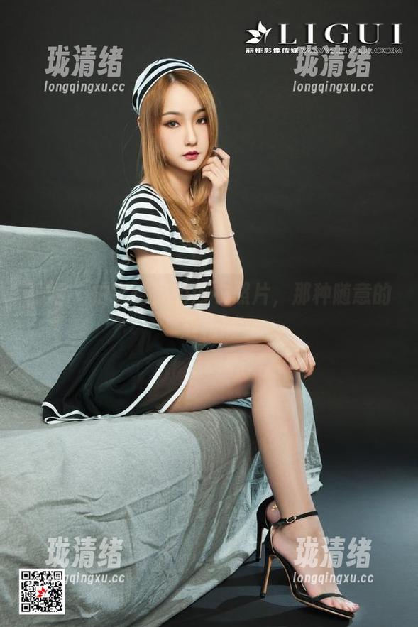 丽柜 - 拍摄怡萱的内衣照片，那种随意的放松感