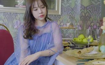 丽柜 – 一袭短裙，璐璐的高清美图中稍纵即逝的倩影