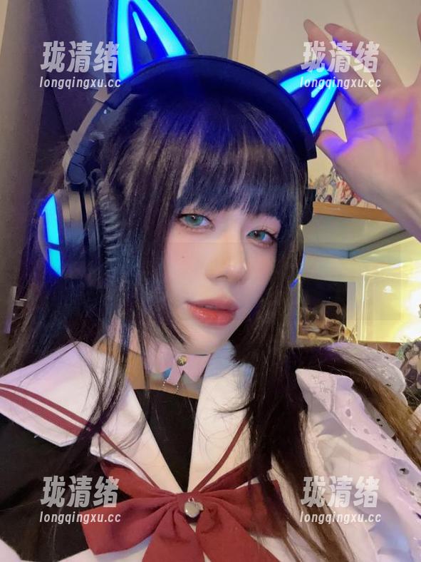 谁说九言是秘书？私拍里的美图让人有不同想法