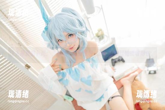 让人捧腹的卜呦：“私房”修女图包，这种雷也就她能收得住。