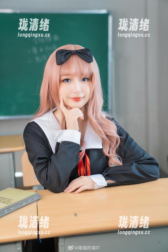 初音未来的定制写真，喵喵的喵吖在这里耍酷！