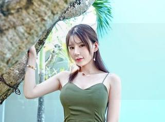嗲囡囡 – 看小蛮妖Yummy的无圣光内衣，图片中那一抹不经意，撩拨你的视线，近来不怕跌倒吧？