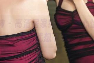 头条女神 – 高清居家经典，温心怡让人忍不住就想下载。
