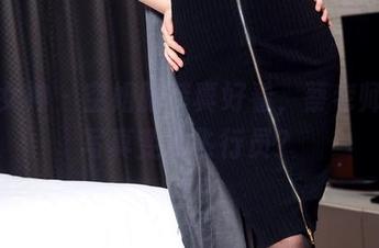 头条女神 – 空姐服装真好看，蔡老师全套写真变身飞行员？