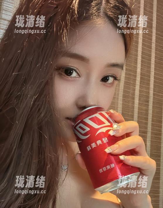 微密圈 - 你们看奶雯的内衣分享，那图包里的每一张都像是在开小会，讨论我该去哪一件！