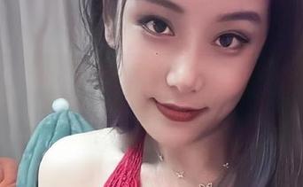 微密圈 – 你不会相信奶雯的最新图包，纯白的背后是如此清新。