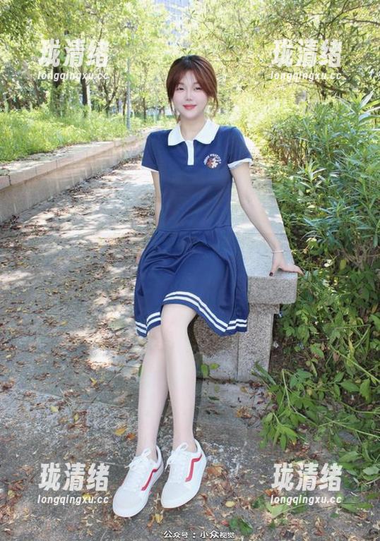 小众视觉 - 芳芳与双人的荒诞，定制作品大概是个迷的象征。