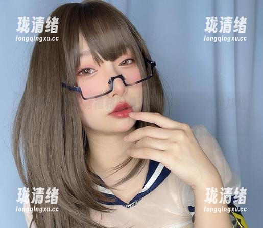 小泉学姐吖红裙福利图集：买一送一，心动加倍！