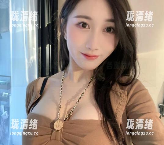 微密圈 - 小玉吃果冻私拍图包，告别枯燥自拍，轻松上线新姿势！