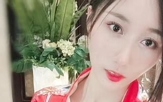 微密圈 – 小玉吃果冻的网袜，我还能怎样评说呢，不如先观看再说？