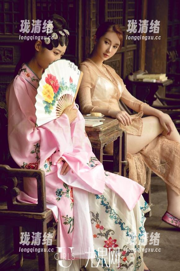 尤果网 - 心儿的白衬衫活动自如：高清写真生动不已