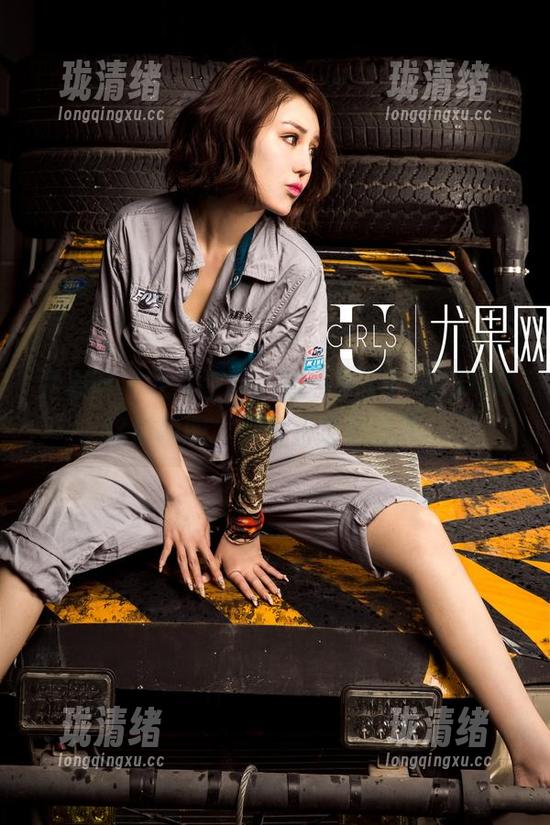 尤果网 - 足下生风，福利来了！毛COCO这组原图，脚趾头都在摇摆。