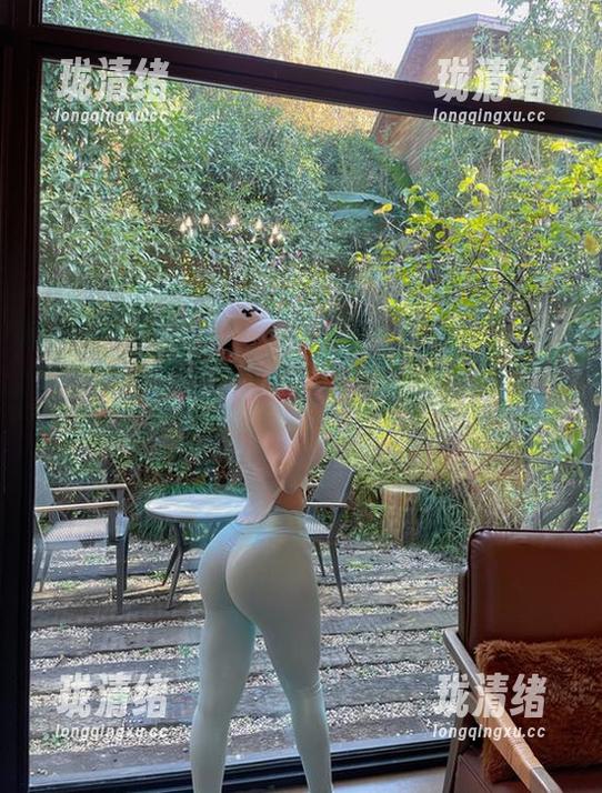 左公子666 微密圈 - 左公子666的定制白色写真,多少个大胆创意藏在这沉静里?