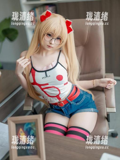 幼水铃衣，白裙出击！高清写真带你感受风的抚慰！