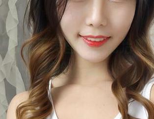 抖娘利世的女王美图：她能治愈“皇室”综合症吗？