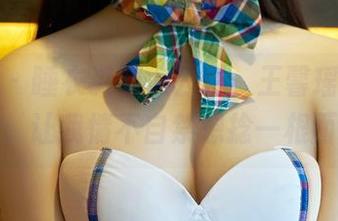 推女郎 – 睡衣资源大公开，王馨瑶的慵懒风貌，让我情不自禁想捻一根面条。