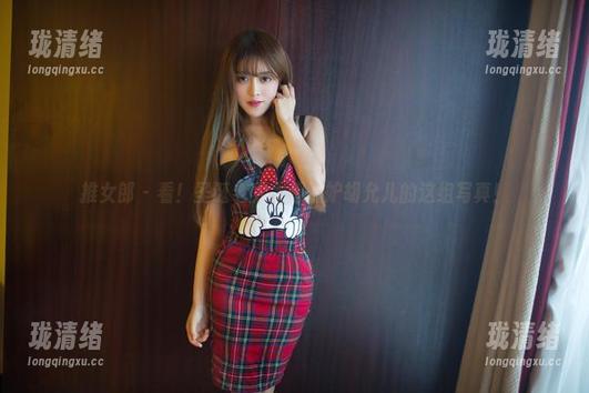 推女郎 - 看！圣诞老太太都嫉妒胡允儿的这组写真！