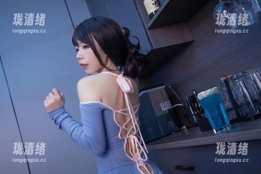 无颜小天使wy比基尼原图，明明是小天使，为啥画风这么撩？