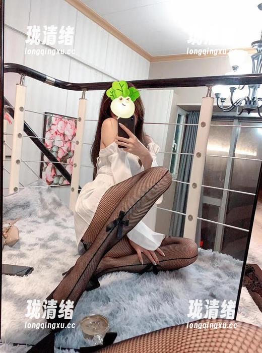 微密圈 - 林子琳喵私房图包，棉袜碰撞下的色彩，仿佛在跳一场袜子舞！