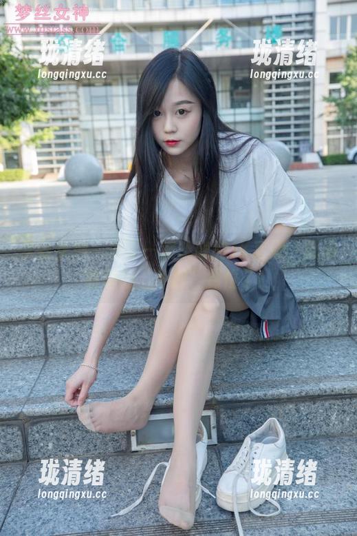 梦丝女神 - 分享一波晓晓的JK套图，低潮时期的“补剂”到位了！