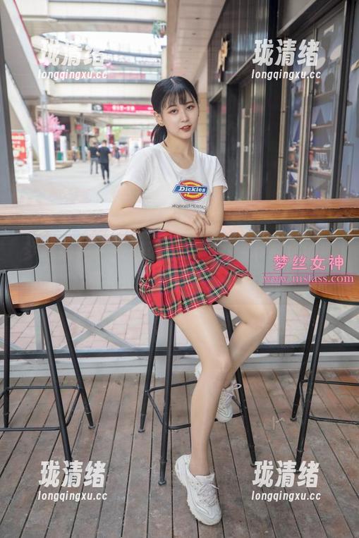 梦丝女神 - 灵唯请给我一发，下载你的电喵女神写真，速来充电！