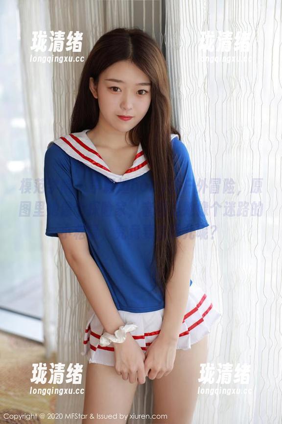 模范学院 - 李颖煊baby的户外冒险，原图里她像个探险家，套图里她像个迷路的小松鼠，究竟要去哪儿呢？